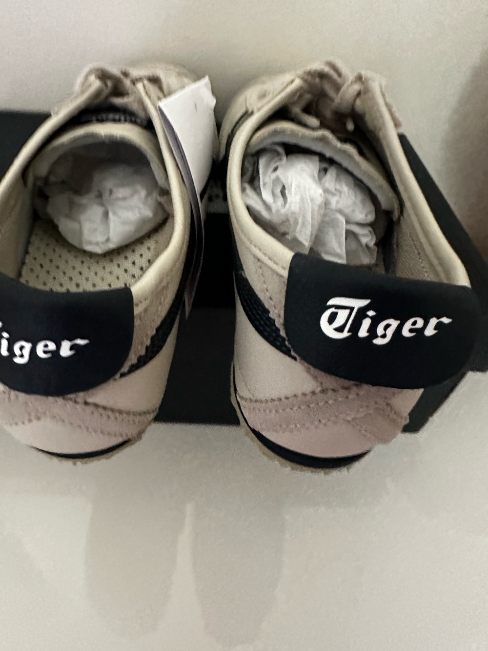 Onitsuka Tiger Men's Beige and Black Mexico 66 Sneaker Unisex Size 8 - Picture 6 of 10